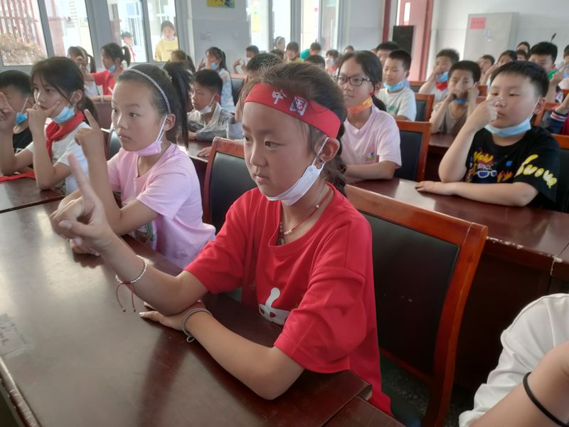 关爱视力健康 科学防控近视开元棋牌app夹山小学：(图2)